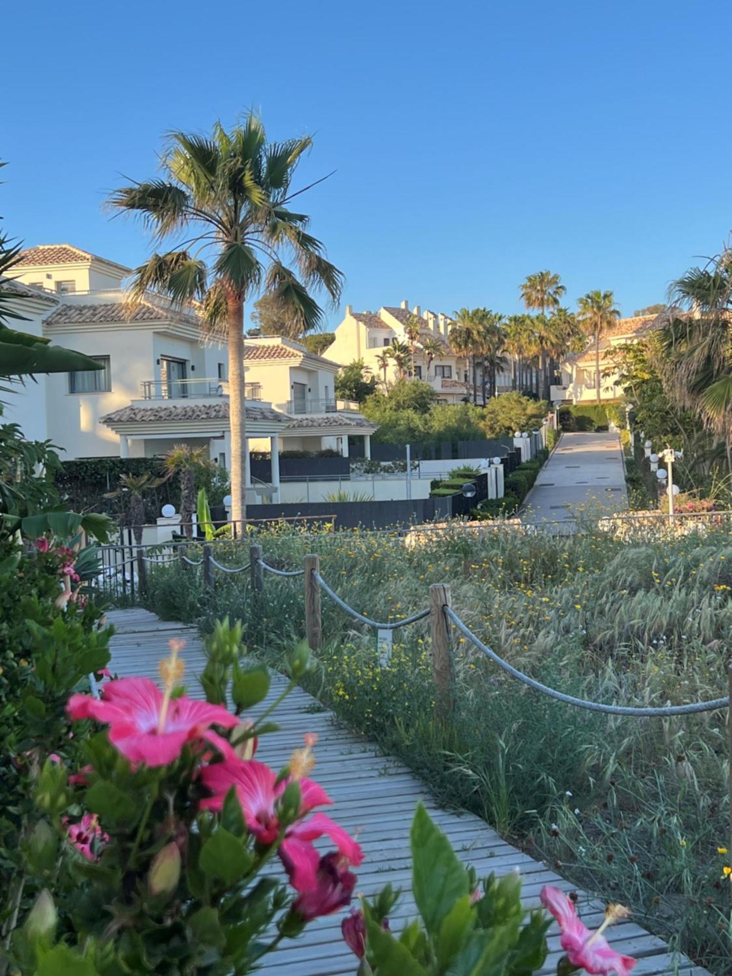 Stylish Townhouse In Beachfront Complex Hébergement de vacances