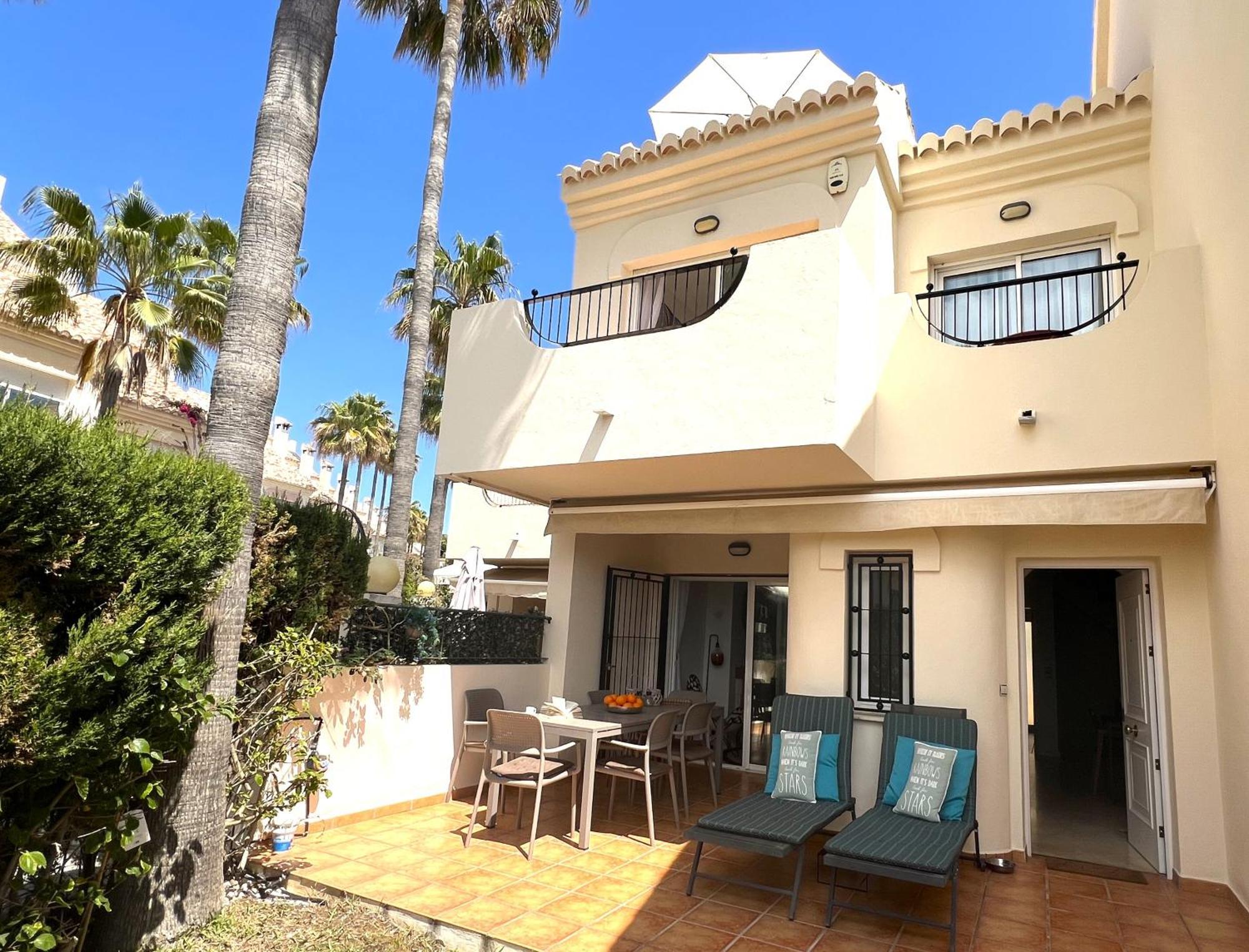 Stylish Townhouse In Beachfront Complex Marbellac