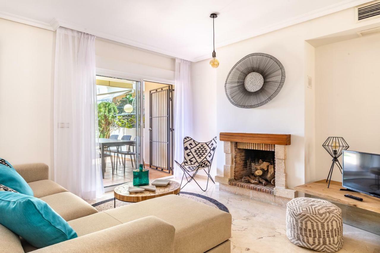 Stylish Townhouse In Beachfront Complex *